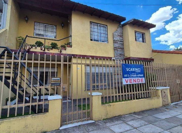 Casa · 220m² · 7 Ambientes · 1 Cochera