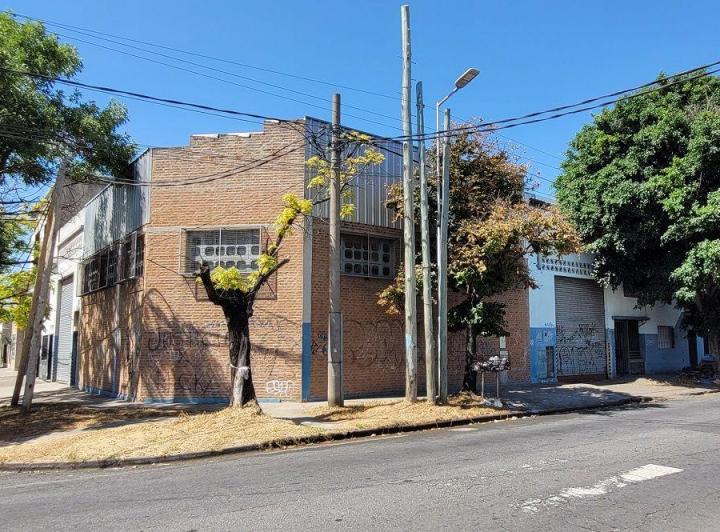 Bodega-Galpón · 345m² · 4 Cocheras