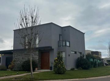 Casa · 218m² · 6 Ambientes · Alquiler | Lar de Vieytes II | Usd 1600 | 3 Dorm + Suite + Pileta + Seguridad 24hs