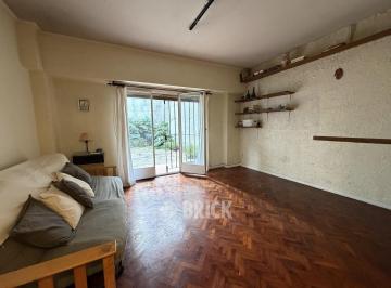 Departamento · 43m² · 2 Ambientes · Paraguay y Av Coronel Diaz - Impecable Patio Todo Sol Doble Entrada