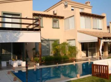 Casa · 200m² · 7 Ambientes · 2 Cocheras · Conquipropiedades - Alquiler Casa en Laguna del Sol - en Exclusividad
