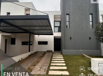 Casa · 127m² · 4 Ambientes · 1 Cochera · Housing de Miradores - 3 Dorm.