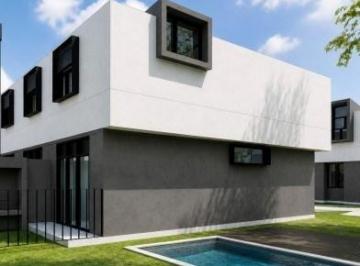 Casa · 74m² · 3 Ambientes · 1 Cochera · Casa Dúplex en Venta en Pilar, G. B. a. Zona Norte, Argentina