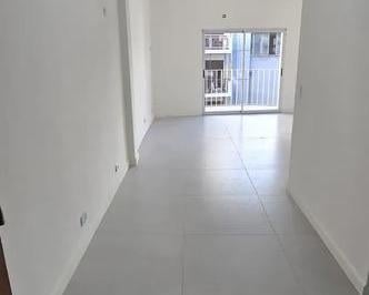 ingreso - copia.webp · Departamento en Tucumán 2700
