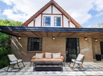 Casa · 250m² · 3 Dormitorios · Lote de 1.000 m² en El Golf Club Argentino - Teresa Urdapilleta Propiedades