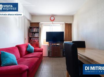 Living Comedor · Tu Lugar en La Boca: Práctico, Cómodo y con Ubicación Estratégica