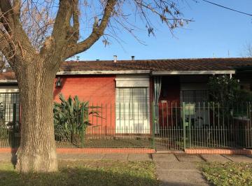 Casa · 115m² · 5 Ambientes · 1 Cochera · Casa en Venta en Barrio Maritimo