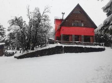 Casa de 4 ambientes, Villa Pehuenia · Venta – Pehuenia Cabañas