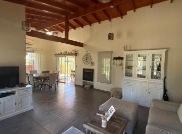 Casa · 135m² · 4 Ambientes · 4 Cocheras · Venta Casa 3 Dorm. en Capilla del Señor Apto Credito