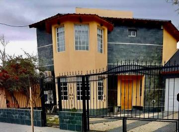 Casa de 6 ambientes, Neuquén · Venta Casa de Dos Plantas, Apta Credito Hipotecario. Jose Feliciano Al 800 Bº Union de Mayo Neuquen