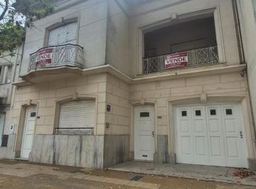 Casa · 8 Ambientes · 1 Cochera · Casa en Barrio 9 de Julio