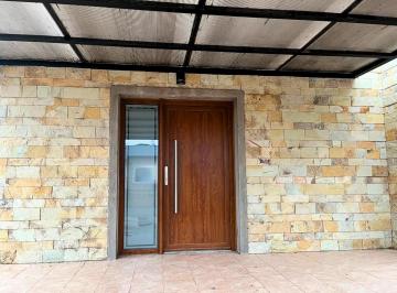 Casa de 6 ambientes, Neuquén · Alquiler Casa La Zagala - Neuquén | 6 Amb. en Planta Baja con Jardín