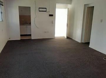 Oficina comercial de 2 ambientes, La Matanza · Alquiler Oficina Comercial de 50 m² Cubiertos en Ramos Mejia