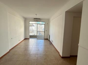 Departamento · 56m² · 3 Ambientes · Excelente Semipiso 3 Amb. Al Frente C/ Balcon