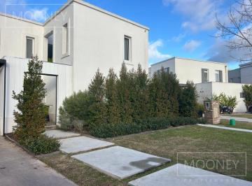 Casa · 400m² · 7 Ambientes · 2 Cocheras · Al Lago a Estrenar