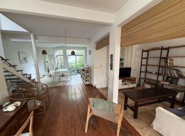 PH · 147m² · 5 Ambientes · 1 Cochera · PH Comercial en Alquiler | Villa Crespo