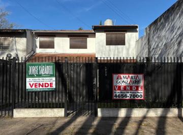 Casa · 140m² · 5 Ambientes · 6 Cocheras · Chalet Villa Luzuriaga Venta 4 Ambientes