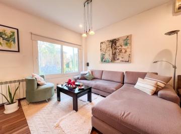 Casa · 200m² · 4 Ambientes · 1 Cochera · Casa en Guaymallen