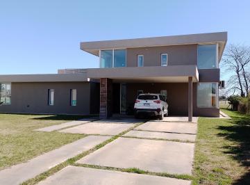 Casa de 6 ambientes, Escobar · Excelente Casa Al Golf a Estrenar