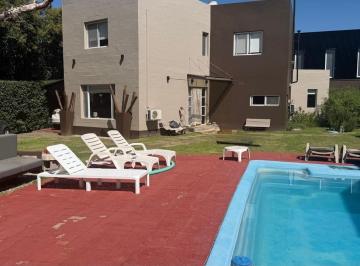 Casa de 5 ambientes, Berazategui · Casa en Venta en Barrio Privado El Carmencito