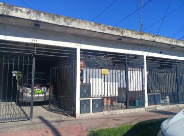 Casa · 197m² · 6 Ambientes · 1 Cochera · Venta en Block 2 Deptos 2 Amb + 2 Casas + Cochera + Patio