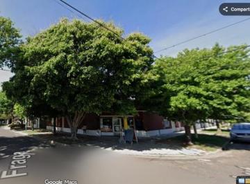 Casa · 200m² · 4 Ambientes · Casa Tres Dorm. con Local Comercial en Importante Esquina Barrio Azcuenga