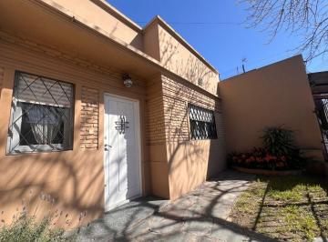 Casa · 126m² · 3 Ambientes · 1 Cochera · Casa 3 Ambientes en Venta en Banfield Cochera