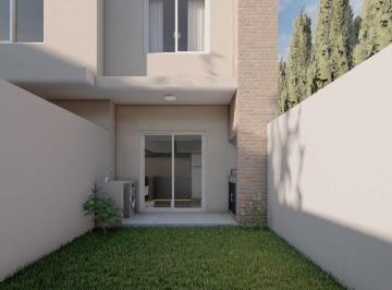 Casa de 4 ambientes, Centenario · Duplex en Barrio Tierra Mansa. Zona Ex Peaje, a 7’ del Centro de Neuquén