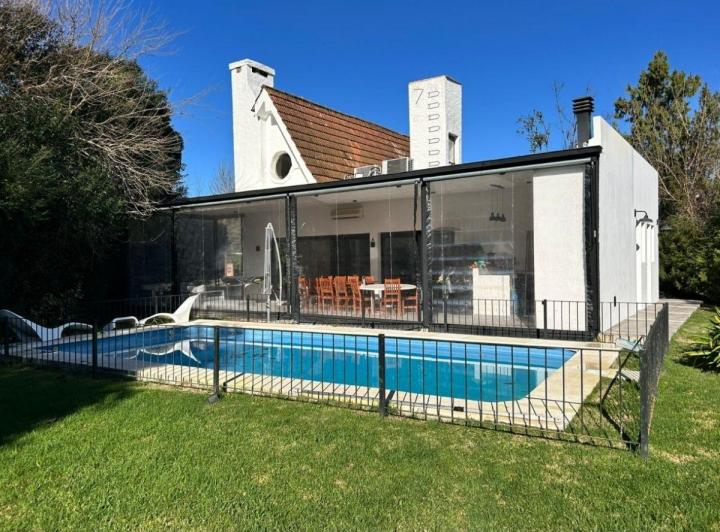 Casa · 150m² · 5 Ambientes · 1 Cochera