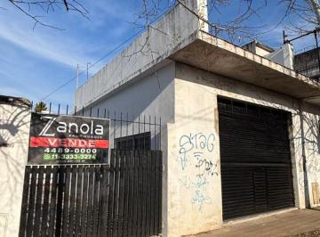 Casa de 4 ambientes, Morón · Venta. Casa con Local. Muy Buena Zona