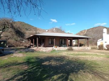Casa · 80m² · 3 Ambientes · 5 Cocheras · Casa en Venta 2 Dorm. Comuna San Roque, Zona Carlos Paz, Apto Bancor