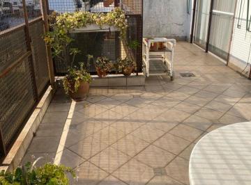 Departamento de 4 ambientes, Recoleta · Piso Alto con Gran Terraza y Cochera en Pleno Recoleta