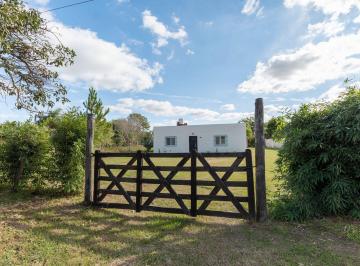 Quinta vacacional · 110m² · 2 Dormitorios · Quinta con Pileta en Arroyo Leyes Km 10,5