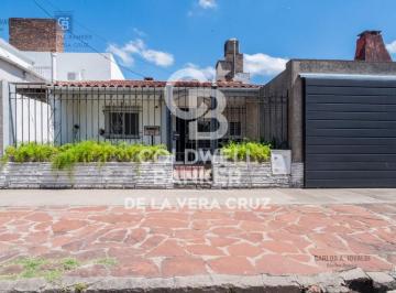 Casa · 162m² · 7 Ambientes · 1 Cochera · Casa en Venta 3 Dorm. Cochera y Patio Seco Alvear 4400 Sargento Cabral