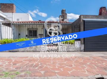 Casa · 162m² · 7 Ambientes · 1 Cochera · Casa en Venta 3 Dorm. Cochera y Patio Seco Alvear 4400 Sargento Cabral