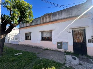 PH de 4 ambientes, Lanús · Venta de PH 4 Ambientes Al Frente, C/patio - Apto Crédito!