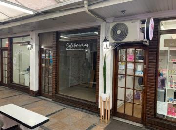 Local comercial · 12m² · Local a La Calle en Alquiler en Ramos Mejia