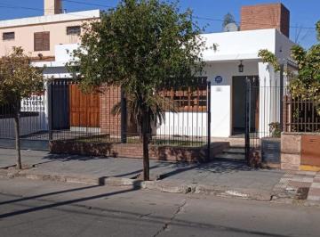Casa de 8 ambientes, Córdoba · Casa 2 Dorm. + Dpto + Pileta!