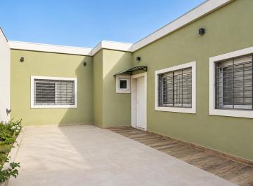 Casa de 3 ambientes, Morón · Casa Americana en Alquiler, Castelar Sur