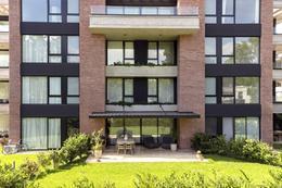 Departamento · 106m² · 3 Ambientes · 2 Cocheras · Pb con Jardín en Urbana Las Lomas