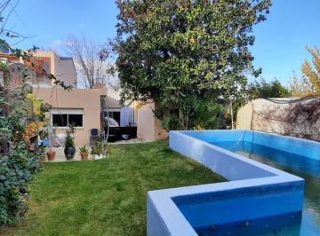 Casa · 151m² · 6 Ambientes · 1 Cochera · Casa de Cuatro Dorm., Barrio Provincias Unidas