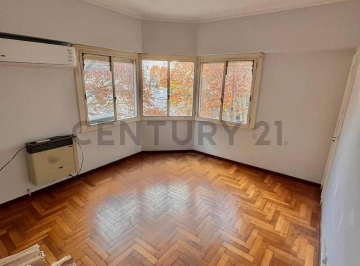 Departamento · 100m² · 7 Ambientes