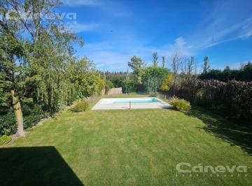 Casa · 208m² · 6 Ambientes · Casa en Santa Barbara
