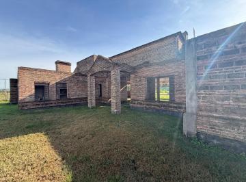 Casa · 275m² · 3 Dormitorios · 1 Cochera · Proyecto de Vivienda de Categoría