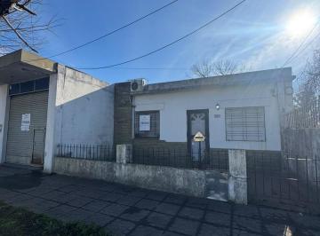 Casa · 112m² · 3 Ambientes · Casa con Local en Venta en Moreno
