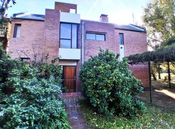 Casa · 30m² · 5 Ambientes · 4 Cocheras · Casa en Alquiler Country Carlos Pellegrini 3 Dorm.