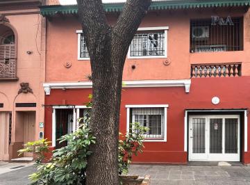Casa · 241m² · 5 Ambientes · 3 Cocheras · Espectacular Casa en Venta en La Zona de Colegiales / Chacarita