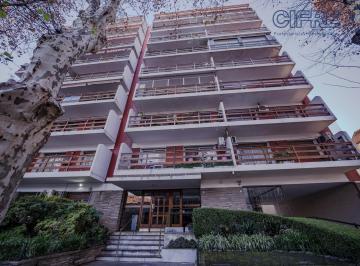 Departamento · 76m² · 4 Ambientes · 1 Cochera · Departamento de 3 Ambientes con Balcón, Dependencia y Cochera Cubierta!