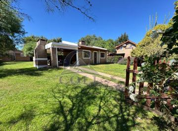 Casa · 130m² · 3 Dormitorios · 1 Cochera · Casa en Venta - Villa del Dique - 3 Dorm.