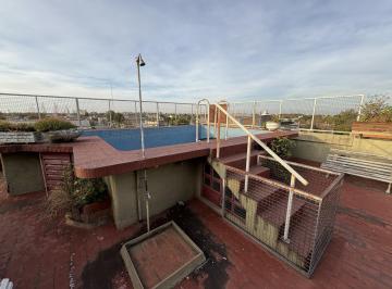 Departamento · 176m² · 8 Ambientes · Excelente Casa de 4 Dorm. en Planta Alta con Ascensor, Patio, Quincho y Pileta